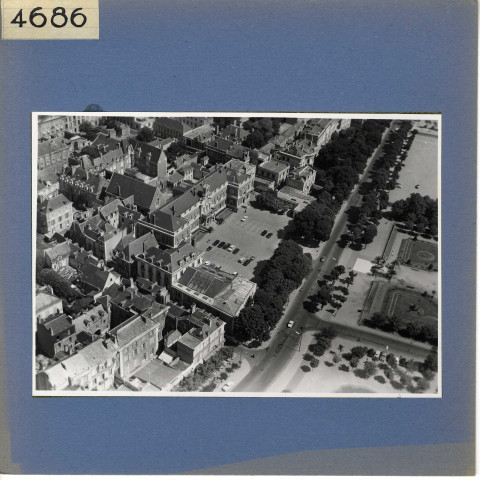 Angers : Hôtel de Ville (vue aérienne)