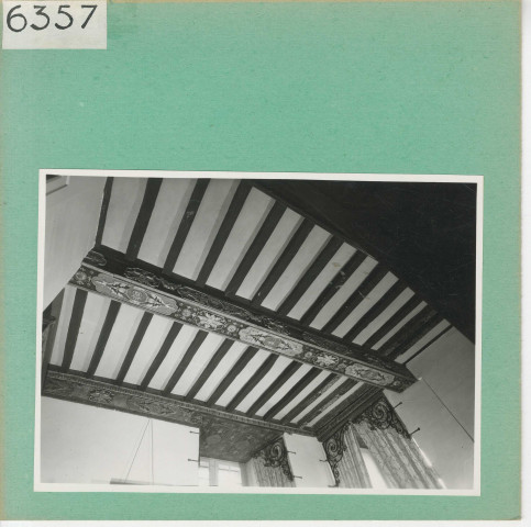 Brissac : Château, détails des plafonds