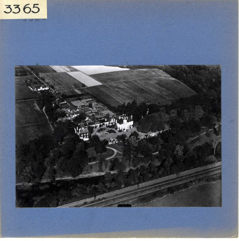 Savennières : Château de Varennes (vue aérienne)