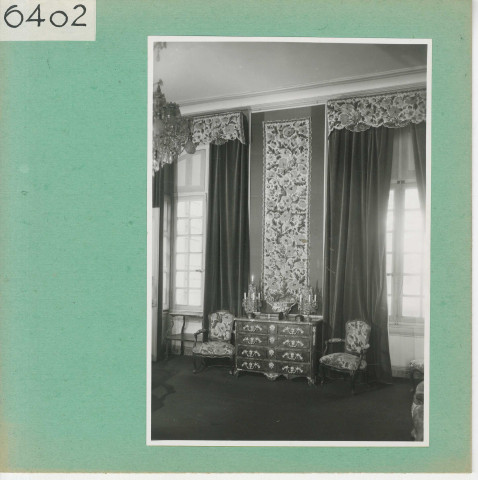 Les Verchers-sur-Layon : Château d'Echuilly, tapisserie dans un petit salon