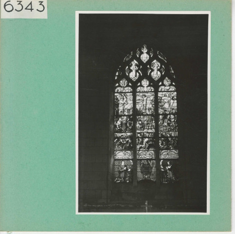 Brissac : Eglise, vitrail du choeur