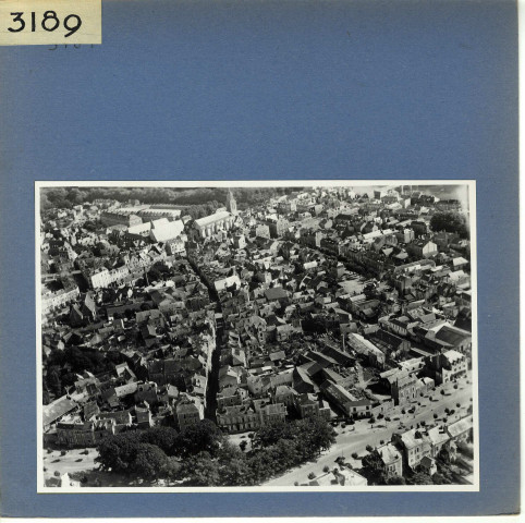 Angers : quartier Saint-Nicolas, église de la Trinité, vue aérienne