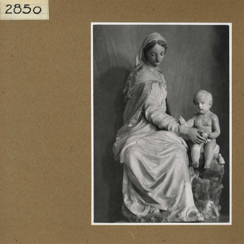 Angers : Eglise Saint-Jacques, statue de la Vierge à l'Enfant
