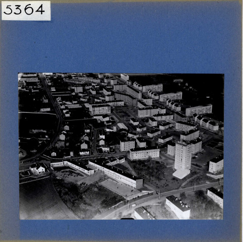 Angers : Belle-Beille, groupe scolaire ( vue aérienne)