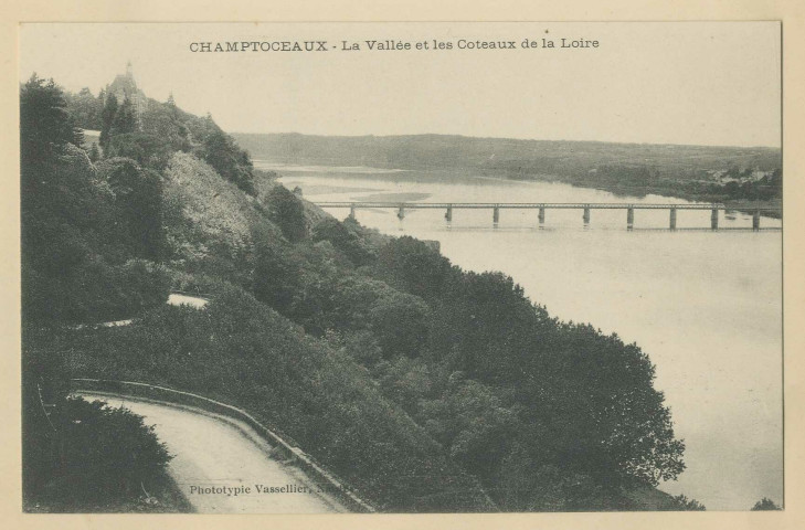Champtoceaux. La Vallée et les coteaux de la Loire