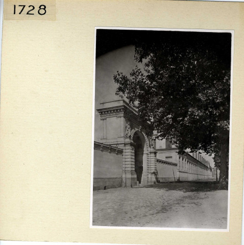 Angers : Ecole des arts et métiers (extérieur)