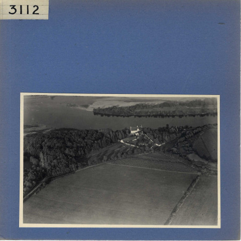 Chênehutte-les-Tuffeaux : Château du Prieuré, vue aérienne