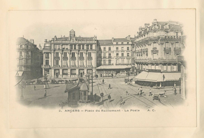 2. Angers. Place du Ralliement, la Poste