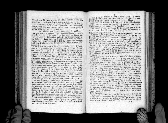 Rapport fait à la Convention, séance du 13 prairial, par Barrère, sur l'éducation révolutionnaire, républicaine et militaire, et décret sur la formation de l'Ecole de Mars