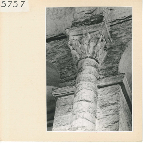 Angers : Chapelle et chapiteaux