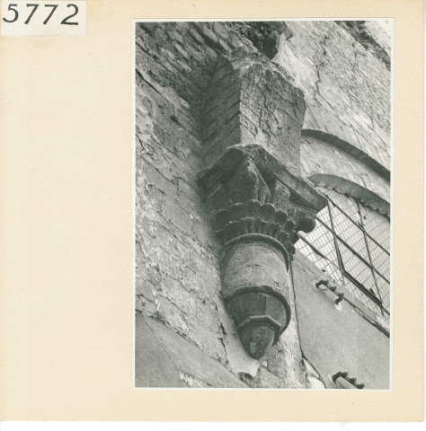 Angers : Chapelle et chapiteaux