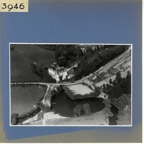 Feneu : Château de Sautré (vue aérienne)