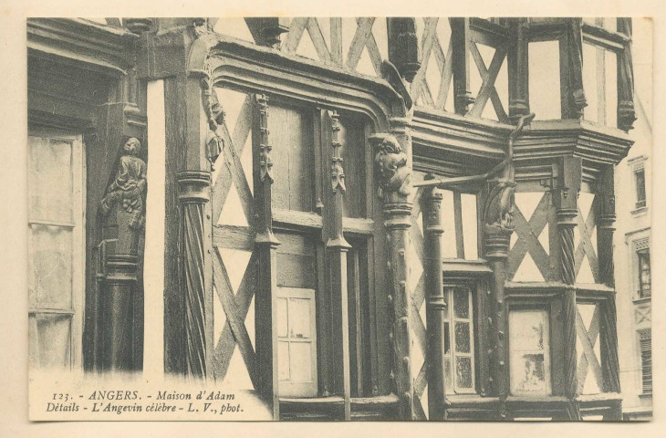123. Angers. Maison d'Adam. Détails. L'Angevin célèbre