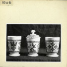 Angers : Hôpital, trois vases à pharmacie