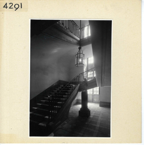Angers : Escalier, appartement du préfet (Préfecture)