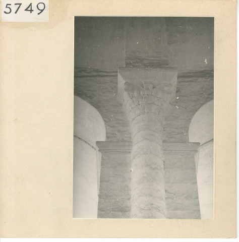 Angers : Chapelle et chapiteaux