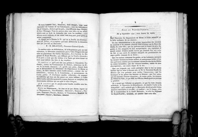 Extrait du registre des délibérations du directoire du département de Maine-et-Loire, relativement aux troubles qui ont eu lieu dans la ville d'Angers le 4 septembre 1790