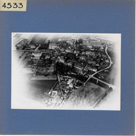 Brain-sur-l'Authion : Le bourg (vue aérienne)