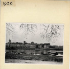 Angers : vue du château et du quai Ligny depuis la cale de la Savatte