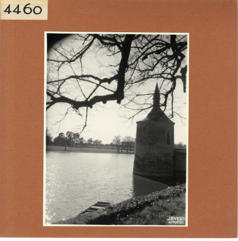 Chambellay : Château du Bois-Montboucher, tour du lac