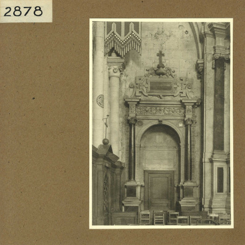 Angers : Cathédrale, porte transept droit