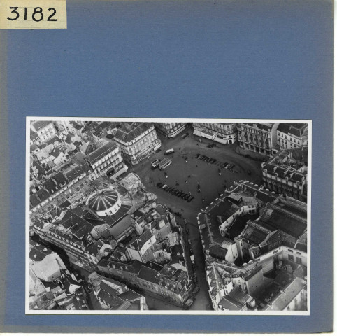Angers : Rue Saint Denis et Place du Ralliement, vue aérienne