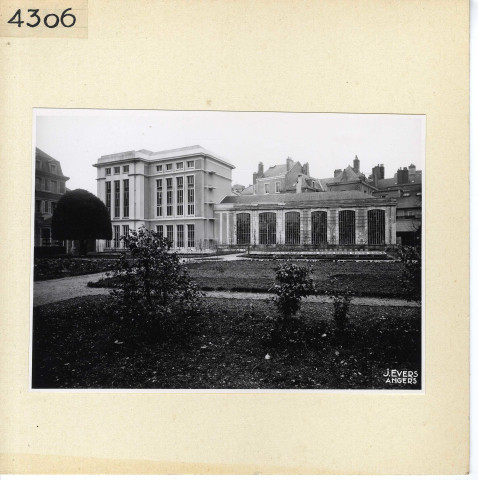 Angers : Archives et Orangerie (Préfecture)