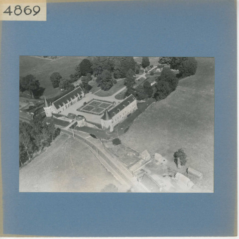 Seiches-sur-le-Loir : Château du Verger (vue aérienne)