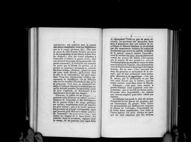 Dialogue entre un pauvre et un riche républicains, ou exposition des principes des anarchistes, avec leur réfutation, par J. Coquille