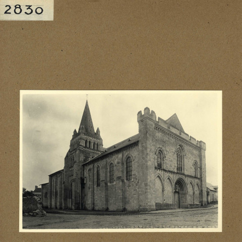 Cunault : Eglise, extérieur