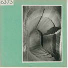 Brissac : Château, détails des escaliers