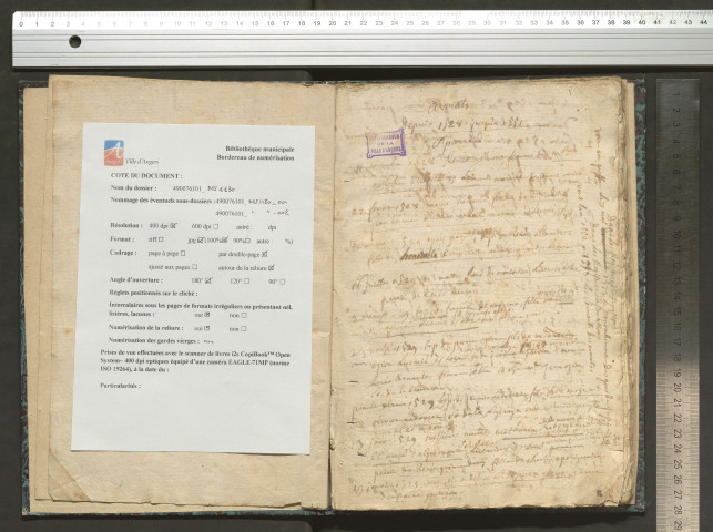 Noms de notaires, médecins, avocats, professeurs en droit, officiers et magistrats de la ville d'Angers, de 1528 à 1697