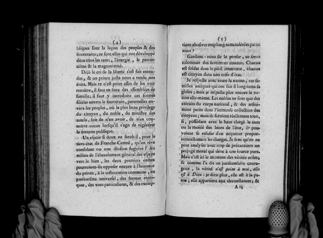 Réflexions d'un citoyen de Franche-Comté sur les privilèges et immunités de la noblesse, par M. L. D. W.