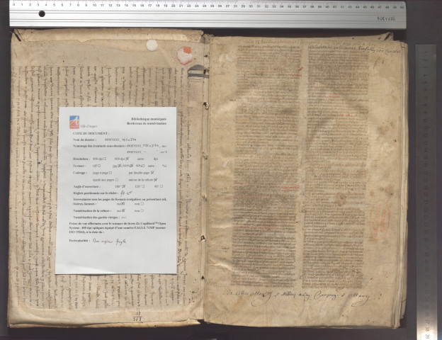 Commentaire anonyme sur le Breviarium extravagantium de Bernard de Pavie, l'une des Antiquae decretalium collectiones. Début : « Juste judicate... Nota quod istud proemium compositum est ex diversis auctoritatibus... »