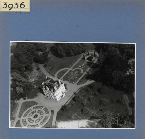 Montreuil-Belfroy : Château de l'Epinay (vue aérienne)