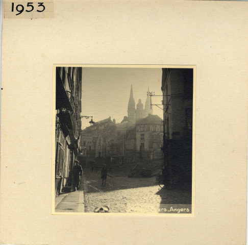 Angers : Fontaine Pied Boulet, rue Baudrière