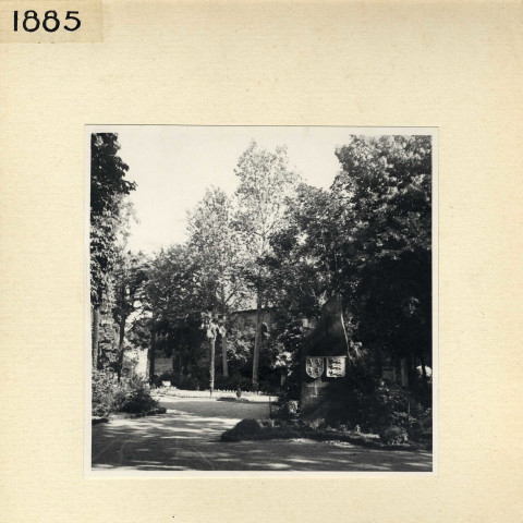 Angers : Monument Plantagenêt, entrée jardin Saint-Jean