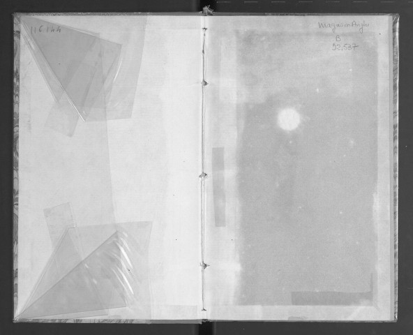 Note sur le mystère de la Résurrection attribué à Jean Michel. [Relié avec ] Jean Michel de Pierrevive, premier médecin de Charles VIII, roi de France, et le Mystère de la Passion. [Relié avec] Documents sur l'histoire du théâtre à Angers et sur le véritable auteur du mystère de la Passion