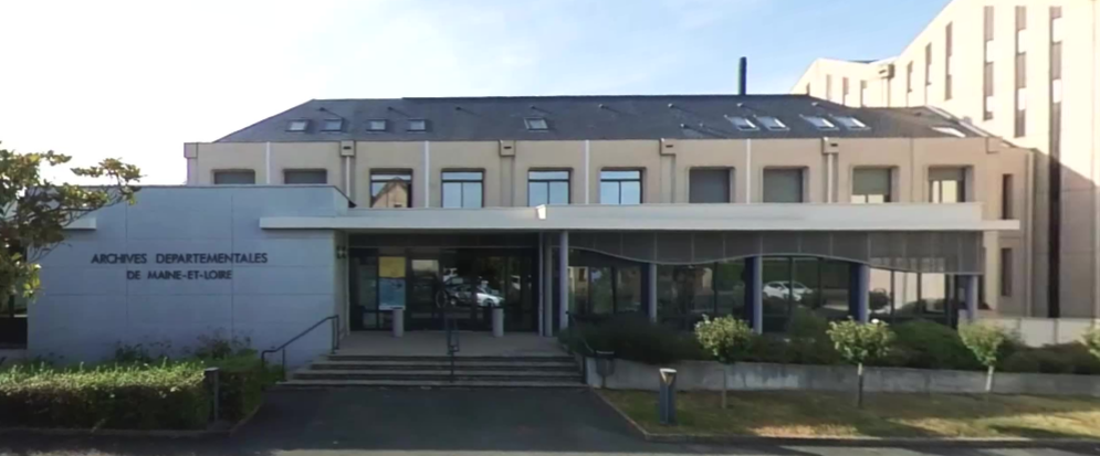 Façade des archives départementales